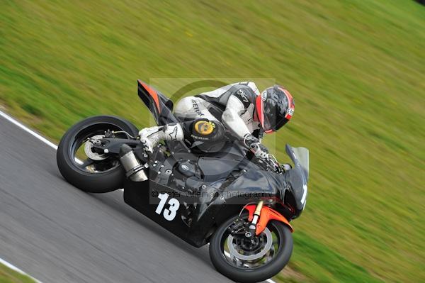 Motorcycle action photographs;Trackday digital images;cadwell;cadwell park photographs;event digital images;eventdigitalimages;motor racing louth lincolnshire;no limits trackday;peter wileman photography;trackday;trackday photos