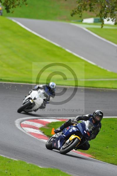 Motorcycle action photographs;Trackday digital images;cadwell;cadwell park photographs;event digital images;eventdigitalimages;motor racing louth lincolnshire;no limits trackday;peter wileman photography;trackday;trackday photos