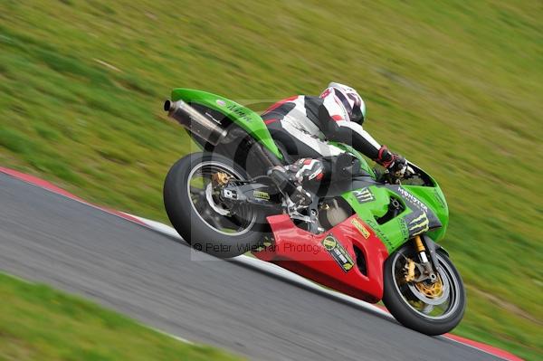 Motorcycle action photographs;Trackday digital images;cadwell;cadwell park photographs;event digital images;eventdigitalimages;motor racing louth lincolnshire;no limits trackday;peter wileman photography;trackday;trackday photos