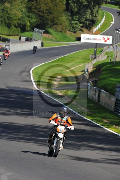 Motorcycle action photographs;Trackday digital images;cadwell;cadwell park photographs;event digital images;eventdigitalimages;motor racing louth lincolnshire;no limits trackday;peter wileman photography;trackday;trackday photos