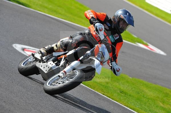 Motorcycle action photographs;Trackday digital images;cadwell;cadwell park photographs;event digital images;eventdigitalimages;motor racing louth lincolnshire;no limits trackday;peter wileman photography;trackday;trackday photos