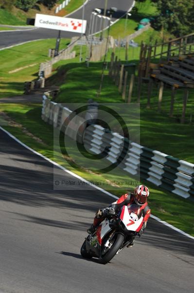 Motorcycle action photographs;Trackday digital images;cadwell;cadwell park photographs;event digital images;eventdigitalimages;motor racing louth lincolnshire;no limits trackday;peter wileman photography;trackday;trackday photos