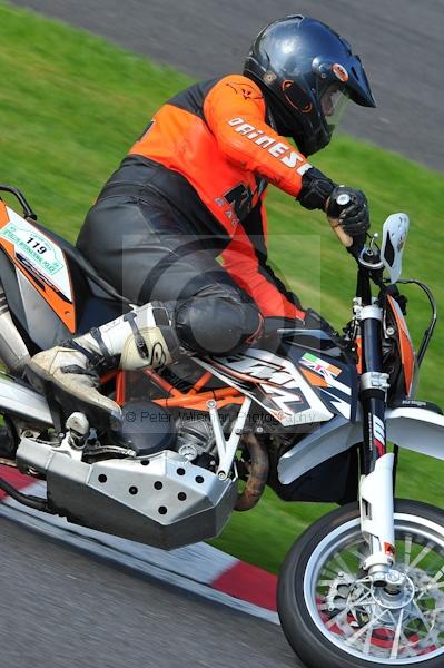 Motorcycle action photographs;Trackday digital images;cadwell;cadwell park photographs;event digital images;eventdigitalimages;motor racing louth lincolnshire;no limits trackday;peter wileman photography;trackday;trackday photos