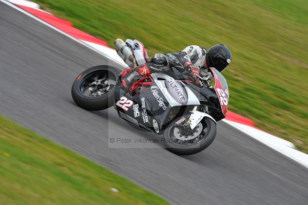 Motorcycle action photographs;Trackday digital images;cadwell;cadwell park photographs;event digital images;eventdigitalimages;motor racing louth lincolnshire;no limits trackday;peter wileman photography;trackday;trackday photos