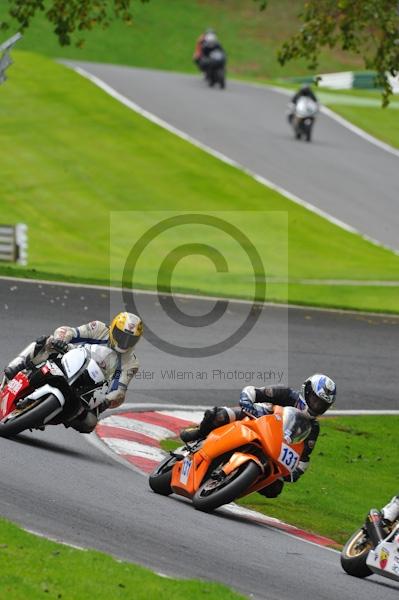 Motorcycle action photographs;Trackday digital images;cadwell;cadwell park photographs;event digital images;eventdigitalimages;motor racing louth lincolnshire;no limits trackday;peter wileman photography;trackday;trackday photos