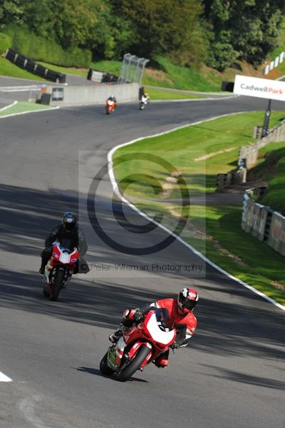 Motorcycle action photographs;Trackday digital images;cadwell;cadwell park photographs;event digital images;eventdigitalimages;motor racing louth lincolnshire;no limits trackday;peter wileman photography;trackday;trackday photos