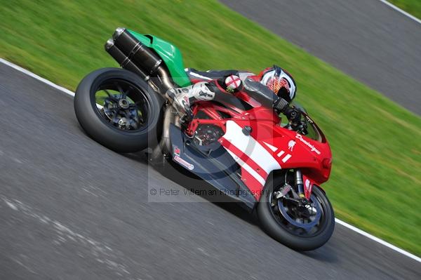 Motorcycle action photographs;Trackday digital images;cadwell;cadwell park photographs;event digital images;eventdigitalimages;motor racing louth lincolnshire;no limits trackday;peter wileman photography;trackday;trackday photos