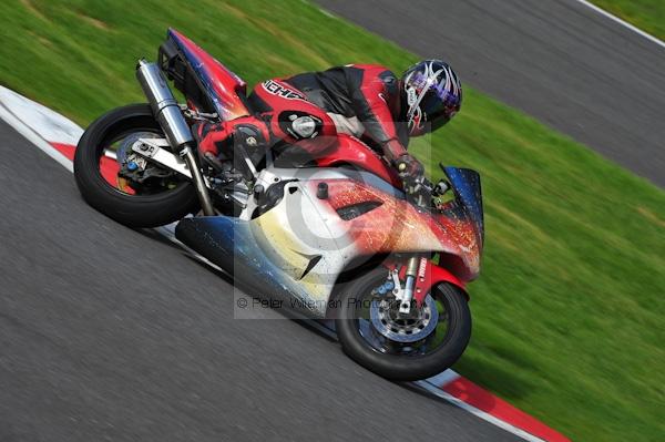 Motorcycle action photographs;Trackday digital images;cadwell;cadwell park photographs;event digital images;eventdigitalimages;motor racing louth lincolnshire;no limits trackday;peter wileman photography;trackday;trackday photos