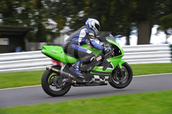 Motorcycle action photographs;Trackday digital images;cadwell;cadwell park photographs;event digital images;eventdigitalimages;motor racing louth lincolnshire;no limits trackday;peter wileman photography;trackday;trackday photos