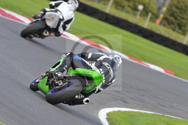 Motorcycle action photographs;Trackday digital images;cadwell;cadwell park photographs;event digital images;eventdigitalimages;motor racing louth lincolnshire;no limits trackday;peter wileman photography;trackday;trackday photos