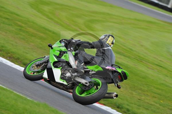 Motorcycle action photographs;Trackday digital images;cadwell;cadwell park photographs;event digital images;eventdigitalimages;motor racing louth lincolnshire;no limits trackday;peter wileman photography;trackday;trackday photos