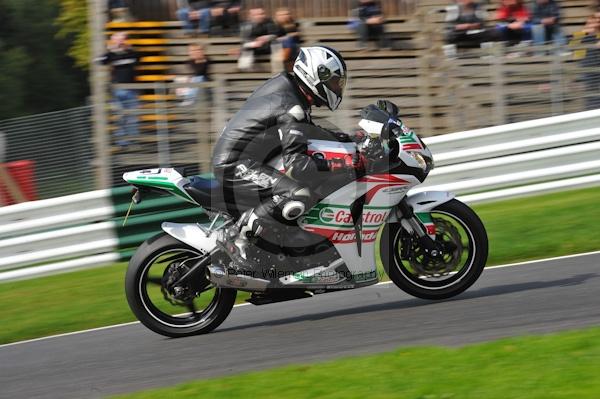 Motorcycle action photographs;Trackday digital images;cadwell;cadwell park photographs;event digital images;eventdigitalimages;motor racing louth lincolnshire;no limits trackday;peter wileman photography;trackday;trackday photos