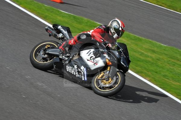 Motorcycle action photographs;Trackday digital images;cadwell;cadwell park photographs;event digital images;eventdigitalimages;motor racing louth lincolnshire;no limits trackday;peter wileman photography;trackday;trackday photos