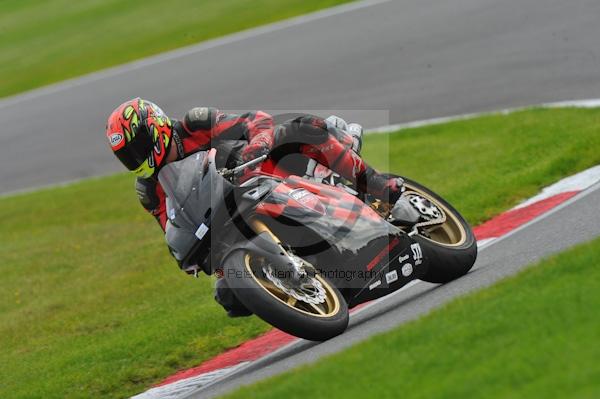 Motorcycle action photographs;Trackday digital images;cadwell;cadwell park photographs;event digital images;eventdigitalimages;motor racing louth lincolnshire;no limits trackday;peter wileman photography;trackday;trackday photos