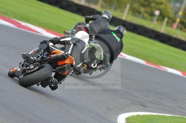 Motorcycle action photographs;Trackday digital images;cadwell;cadwell park photographs;event digital images;eventdigitalimages;motor racing louth lincolnshire;no limits trackday;peter wileman photography;trackday;trackday photos