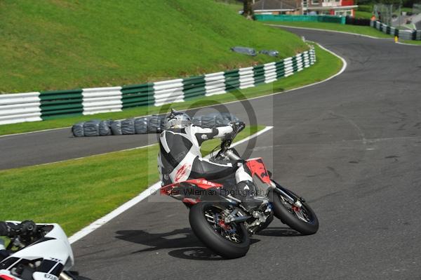 Motorcycle action photographs;Trackday digital images;cadwell;cadwell park photographs;event digital images;eventdigitalimages;motor racing louth lincolnshire;no limits trackday;peter wileman photography;trackday;trackday photos