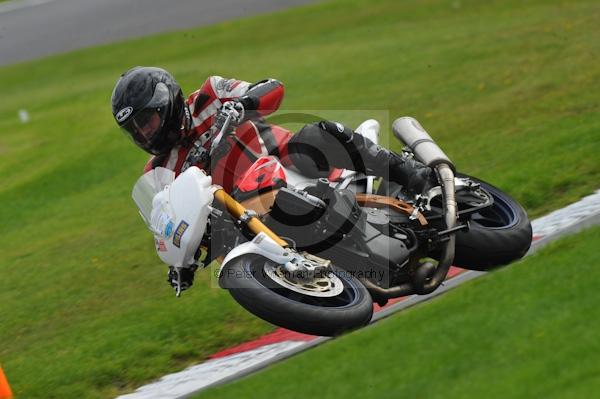 Motorcycle action photographs;Trackday digital images;cadwell;cadwell park photographs;event digital images;eventdigitalimages;motor racing louth lincolnshire;no limits trackday;peter wileman photography;trackday;trackday photos