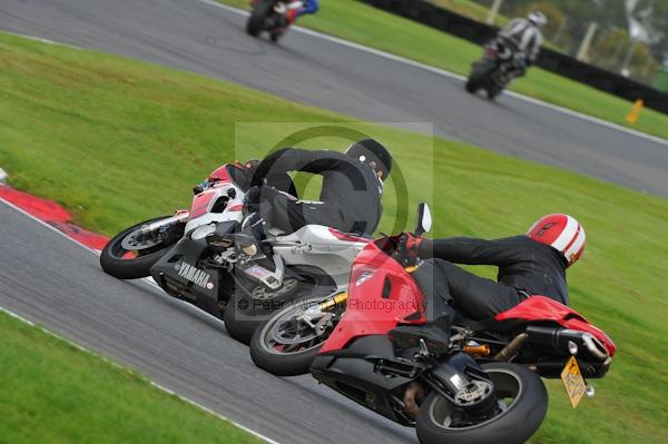 Motorcycle action photographs;Trackday digital images;cadwell;cadwell park photographs;event digital images;eventdigitalimages;motor racing louth lincolnshire;no limits trackday;peter wileman photography;trackday;trackday photos