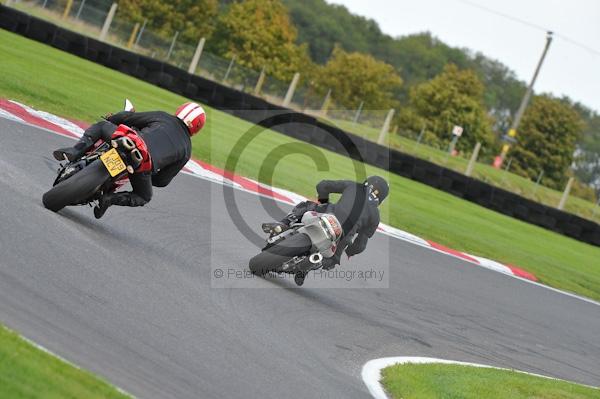 Motorcycle action photographs;Trackday digital images;cadwell;cadwell park photographs;event digital images;eventdigitalimages;motor racing louth lincolnshire;no limits trackday;peter wileman photography;trackday;trackday photos