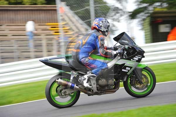 Motorcycle action photographs;Trackday digital images;cadwell;cadwell park photographs;event digital images;eventdigitalimages;motor racing louth lincolnshire;no limits trackday;peter wileman photography;trackday;trackday photos