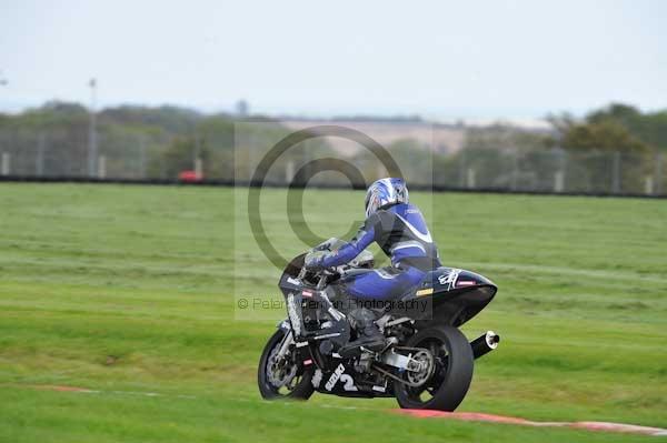 Motorcycle action photographs;Trackday digital images;cadwell;cadwell park photographs;event digital images;eventdigitalimages;motor racing louth lincolnshire;no limits trackday;peter wileman photography;trackday;trackday photos