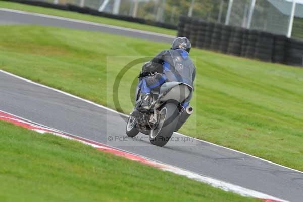 Motorcycle action photographs;Trackday digital images;cadwell;cadwell park photographs;event digital images;eventdigitalimages;motor racing louth lincolnshire;no limits trackday;peter wileman photography;trackday;trackday photos