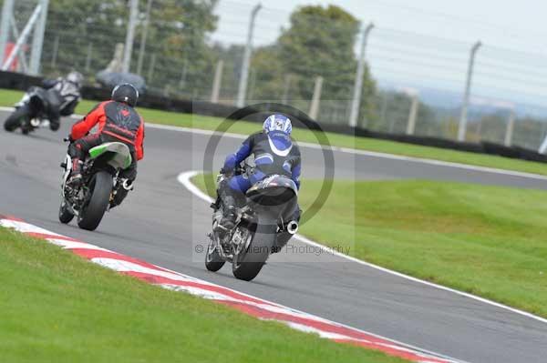 Motorcycle action photographs;Trackday digital images;cadwell;cadwell park photographs;event digital images;eventdigitalimages;motor racing louth lincolnshire;no limits trackday;peter wileman photography;trackday;trackday photos