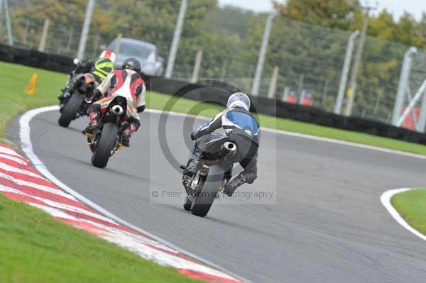 Motorcycle action photographs;Trackday digital images;cadwell;cadwell park photographs;event digital images;eventdigitalimages;motor racing louth lincolnshire;no limits trackday;peter wileman photography;trackday;trackday photos