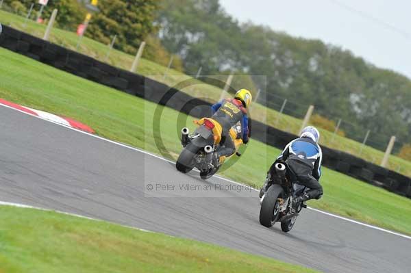 Motorcycle action photographs;Trackday digital images;cadwell;cadwell park photographs;event digital images;eventdigitalimages;motor racing louth lincolnshire;no limits trackday;peter wileman photography;trackday;trackday photos