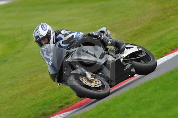 Motorcycle action photographs;Trackday digital images;cadwell;cadwell park photographs;event digital images;eventdigitalimages;motor racing louth lincolnshire;no limits trackday;peter wileman photography;trackday;trackday photos