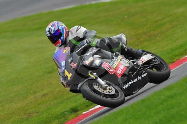 Motorcycle action photographs;Trackday digital images;cadwell;cadwell park photographs;event digital images;eventdigitalimages;motor racing louth lincolnshire;no limits trackday;peter wileman photography;trackday;trackday photos