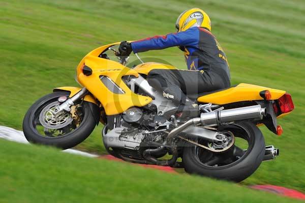 Motorcycle action photographs;Trackday digital images;cadwell;cadwell park photographs;event digital images;eventdigitalimages;motor racing louth lincolnshire;no limits trackday;peter wileman photography;trackday;trackday photos