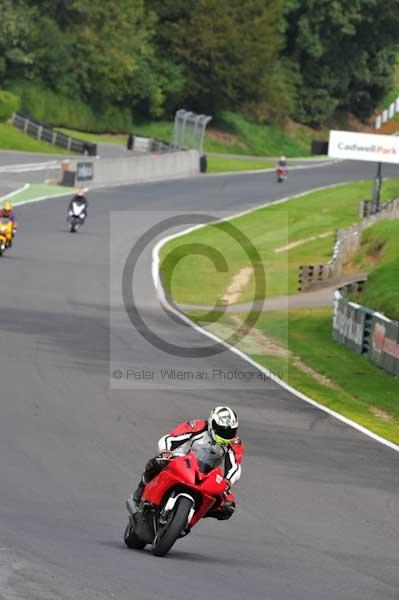 Motorcycle action photographs;Trackday digital images;cadwell;cadwell park photographs;event digital images;eventdigitalimages;motor racing louth lincolnshire;no limits trackday;peter wileman photography;trackday;trackday photos