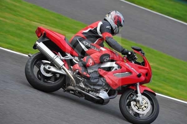 Motorcycle action photographs;Trackday digital images;cadwell;cadwell park photographs;event digital images;eventdigitalimages;motor racing louth lincolnshire;no limits trackday;peter wileman photography;trackday;trackday photos