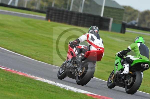 Motorcycle action photographs;Trackday digital images;cadwell;cadwell park photographs;event digital images;eventdigitalimages;motor racing louth lincolnshire;no limits trackday;peter wileman photography;trackday;trackday photos