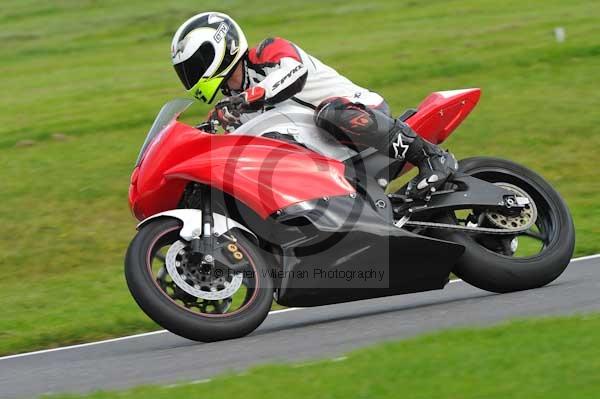 Motorcycle action photographs;Trackday digital images;cadwell;cadwell park photographs;event digital images;eventdigitalimages;motor racing louth lincolnshire;no limits trackday;peter wileman photography;trackday;trackday photos