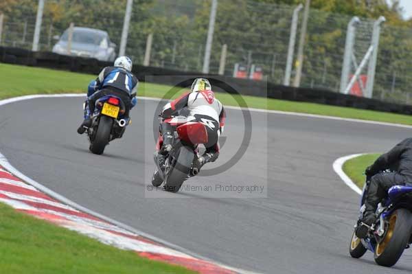 Motorcycle action photographs;Trackday digital images;cadwell;cadwell park photographs;event digital images;eventdigitalimages;motor racing louth lincolnshire;no limits trackday;peter wileman photography;trackday;trackday photos