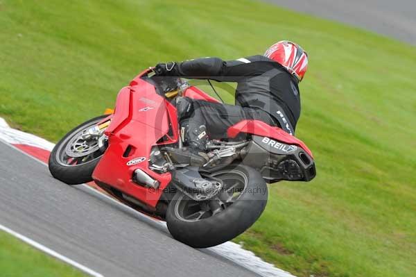 Motorcycle action photographs;Trackday digital images;cadwell;cadwell park photographs;event digital images;eventdigitalimages;motor racing louth lincolnshire;no limits trackday;peter wileman photography;trackday;trackday photos