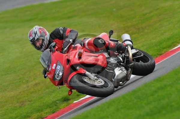 Motorcycle action photographs;Trackday digital images;cadwell;cadwell park photographs;event digital images;eventdigitalimages;motor racing louth lincolnshire;no limits trackday;peter wileman photography;trackday;trackday photos