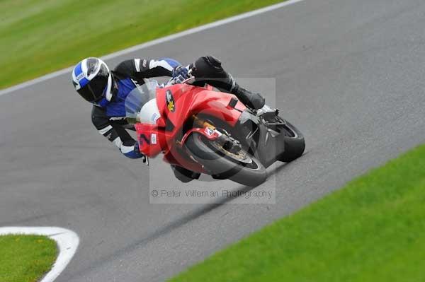 Motorcycle action photographs;Trackday digital images;cadwell;cadwell park photographs;event digital images;eventdigitalimages;motor racing louth lincolnshire;no limits trackday;peter wileman photography;trackday;trackday photos