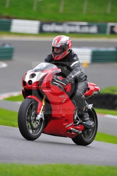 Motorcycle action photographs;Trackday digital images;cadwell;cadwell park photographs;event digital images;eventdigitalimages;motor racing louth lincolnshire;no limits trackday;peter wileman photography;trackday;trackday photos