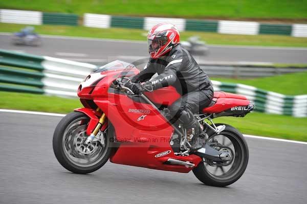 Motorcycle action photographs;Trackday digital images;cadwell;cadwell park photographs;event digital images;eventdigitalimages;motor racing louth lincolnshire;no limits trackday;peter wileman photography;trackday;trackday photos