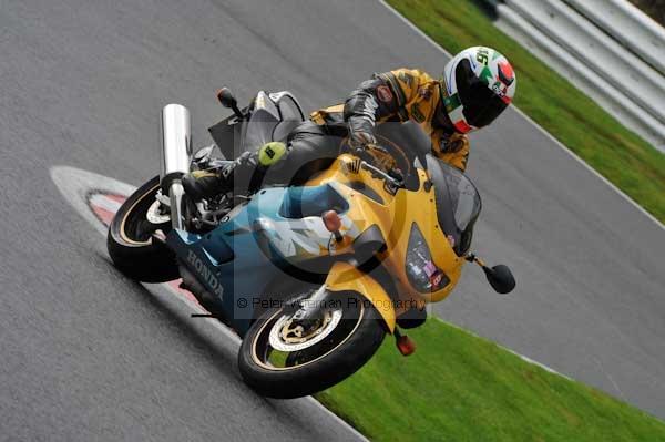 Motorcycle action photographs;Trackday digital images;cadwell;cadwell park photographs;event digital images;eventdigitalimages;hopp rider training;motor racing louth lincolnshire;peter wileman photography;trackday;trackday photos