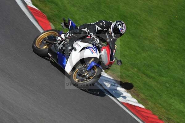 Motorcycle action photographs;Trackday digital images;cadwell;cadwell park photographs;event digital images;eventdigitalimages;hopp rider training;motor racing louth lincolnshire;peter wileman photography;trackday;trackday photos