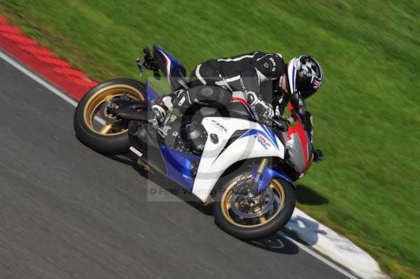 Motorcycle action photographs;Trackday digital images;cadwell;cadwell park photographs;event digital images;eventdigitalimages;hopp rider training;motor racing louth lincolnshire;peter wileman photography;trackday;trackday photos