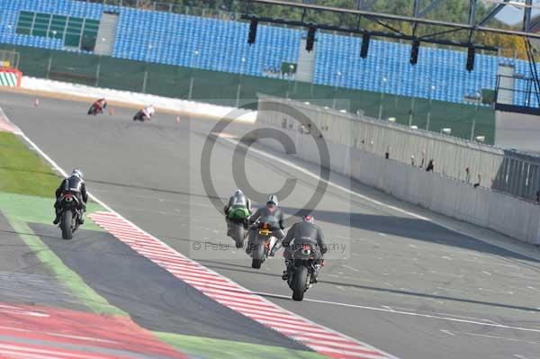 Motorcycle action photographs;Silverstone circuit;Silverstone photographs;Trackday digital images;event digital images;eventdigitalimages;no limits trackday;peter wileman photography;rockingham towcester northamptonshire;trackday;trackday photos