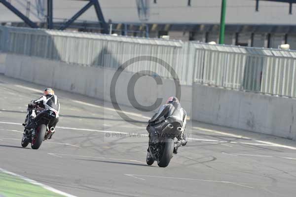 Motorcycle action photographs;Silverstone circuit;Silverstone photographs;Trackday digital images;event digital images;eventdigitalimages;no limits trackday;peter wileman photography;rockingham towcester northamptonshire;trackday;trackday photos