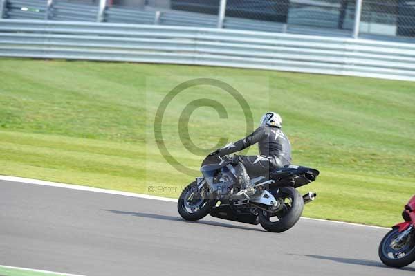 Motorcycle action photographs;Silverstone circuit;Silverstone photographs;Trackday digital images;event digital images;eventdigitalimages;no limits trackday;peter wileman photography;rockingham towcester northamptonshire;trackday;trackday photos