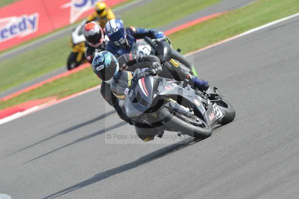 Motorcycle action photographs;Silverstone circuit;Silverstone photographs;Trackday digital images;event digital images;eventdigitalimages;no limits trackday;peter wileman photography;rockingham towcester northamptonshire;trackday;trackday photos