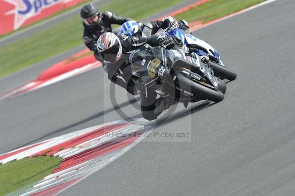 Motorcycle action photographs;Silverstone circuit;Silverstone photographs;Trackday digital images;event digital images;eventdigitalimages;no limits trackday;peter wileman photography;rockingham towcester northamptonshire;trackday;trackday photos